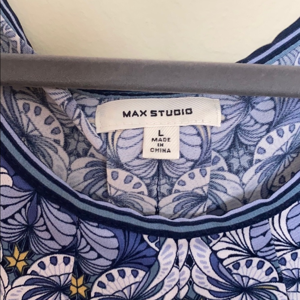 Max Studio top - Picture 2 of 3